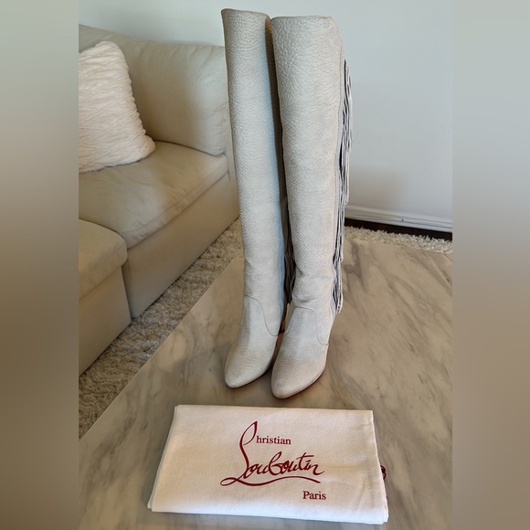 🤍AUTHENTIC CHRISTIAN LOUBOUTIN LIONNE 100 COSTA DESERT LUNE TALL FRINGE BOOTS🤍 - Picture 4 of 16
